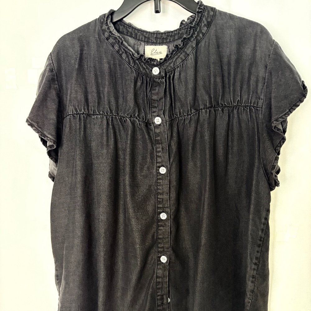 ELAN short sleeved Chambray Ruched Shirt sz M